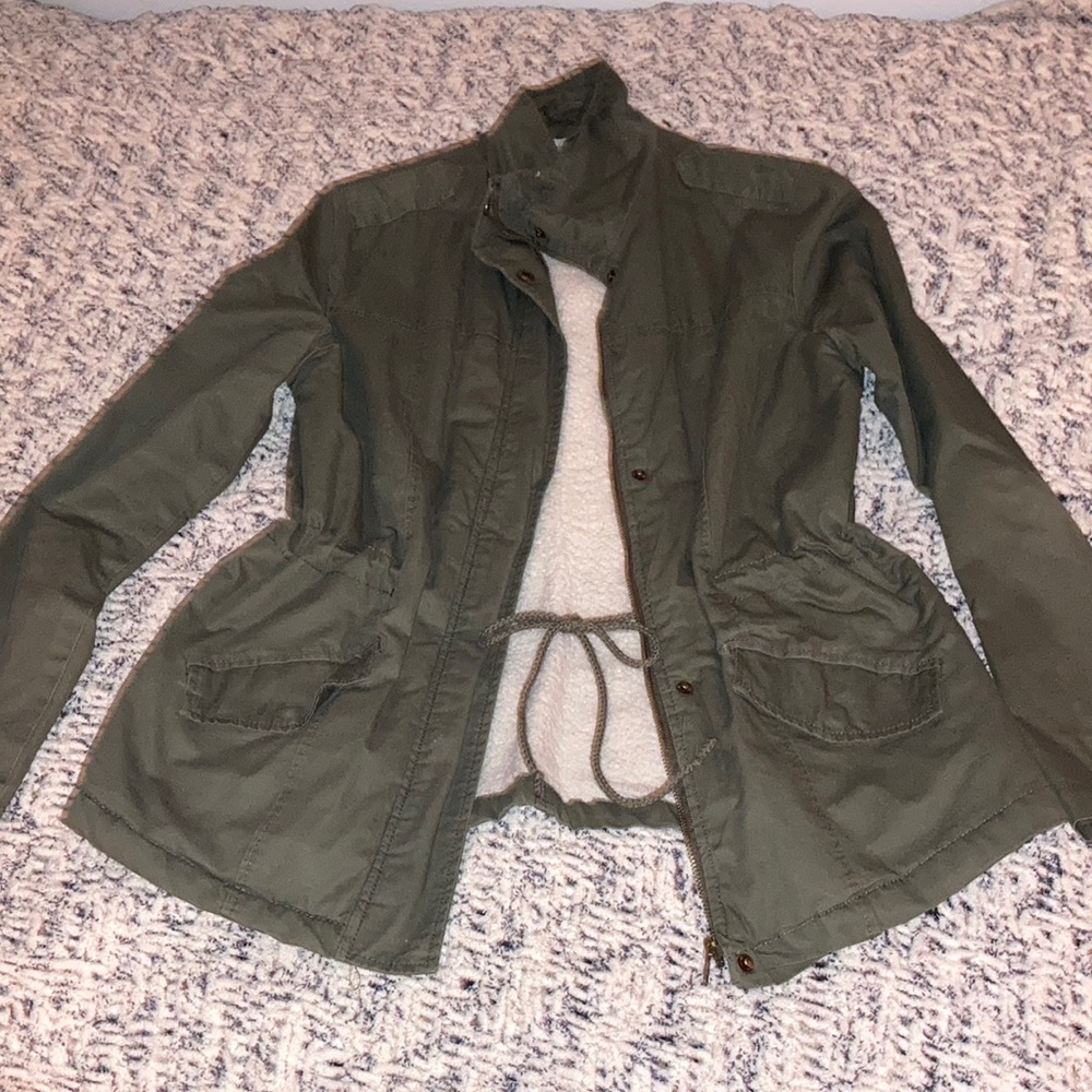 Women’s olive green fur lined jacket